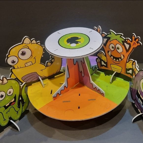 HALLOWEEN MONSTER TREAT STAND WITH CONES AND TARGET HYDE AND EEK WALL STICKERS - Picture 6 of 16